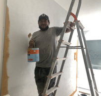 ccjt-montagem-galeria.jpg Marcos Santos pintando a sala da Casa de Cultura Juarez teixeira